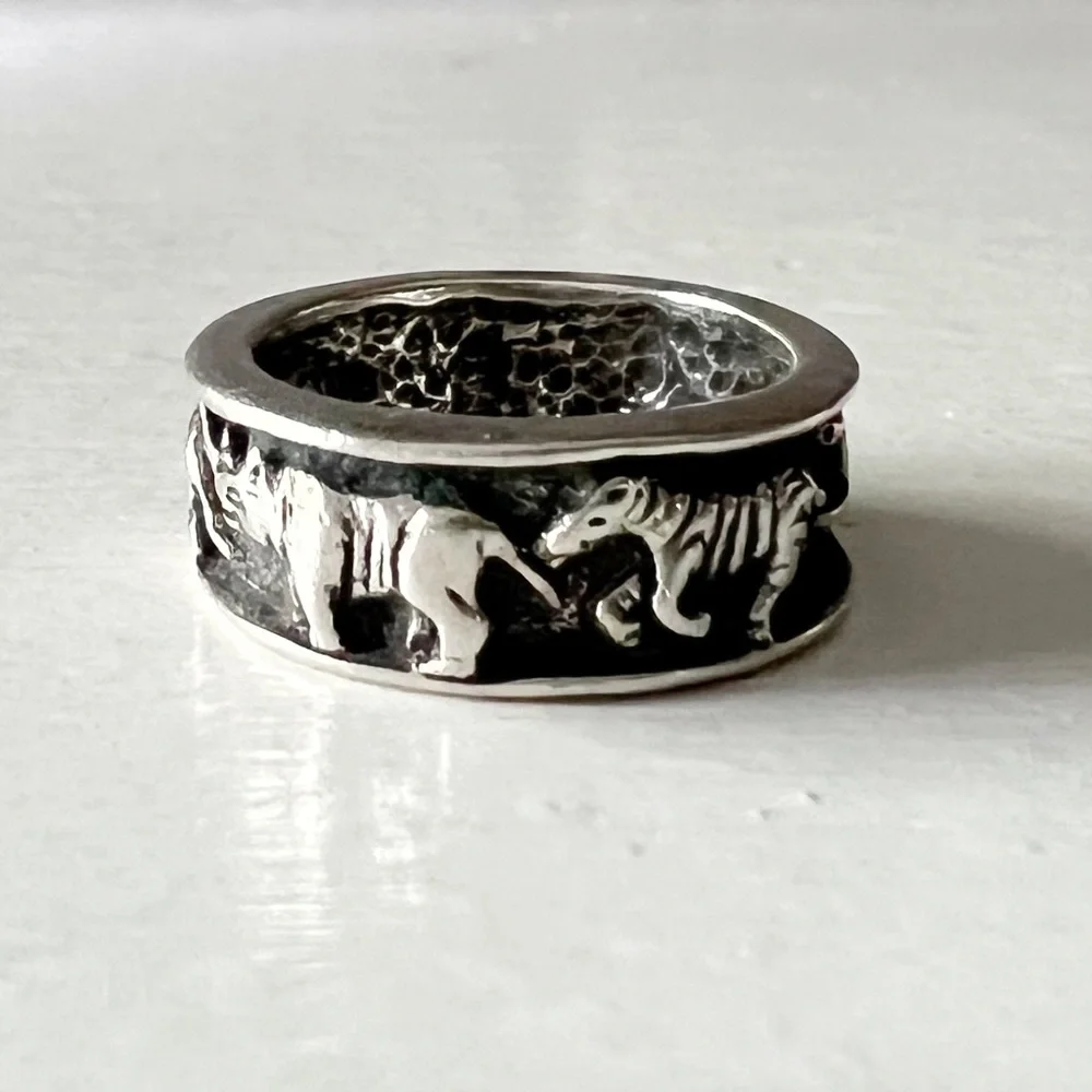 VINTAGE African Safari Animals Sterling Silver Ring Band • Giraffe Zebra Rhino